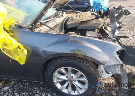 2015 Chrysler 300 Limited из США, поврежденный, VIN 2C3CCAAGXFH876878